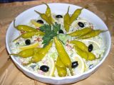 Griechischer Gyros-Salat mit Spitzkohl und Tsatziki-Dressing