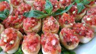 Bruschetta-Türmchen Bruschetta-Türmchen